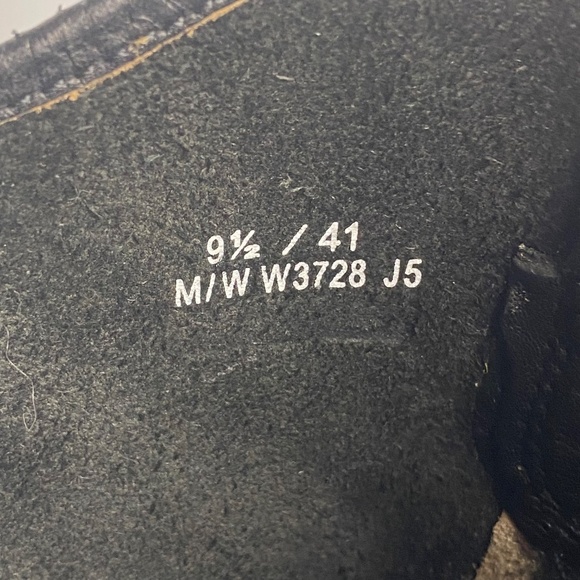 BORN Unisex Shavano Western Black Pebble grained Leather Pull-on Boots - Picture 10 of 11